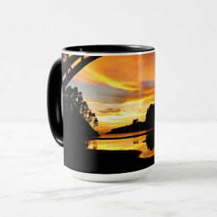 Orange California Coastal Sunset unterhalb der Brü Tasse
