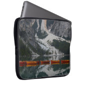 ORANGE CANOE AUF WASSERKÖRPER LAPTOPSCHUTZHÜLLE (Vorne Rechts)