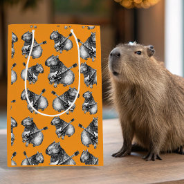 Orange Capybara Rockstar Mittlere Geschenktüte