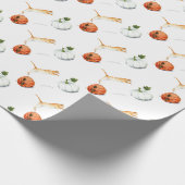 Orange Cat Jumping between Pumpkins Geschenkpapier (Ecke)