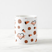 Orange Cheer Hearts, Pom Poms, Megaphone Muster Kaffeetasse (Mittel)