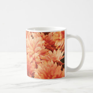 Orange Chrysanthemum Tasse