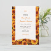 Orange Chrysanthemums Monogram Wedding Einladung (Stehend Vorderseite)