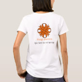 Orange Clover Ribbon von Kenneth Yoncich T-Shirt (Rückseite)