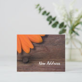 Orange Daisy and Rustic Barn Wood New Address Card Ankündigung (Stehend Vorderseite)