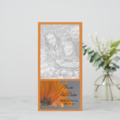Orange Daisy auf der grauen Hochzeit Speichern Sie Save The Date (Stehend Vorderseite)