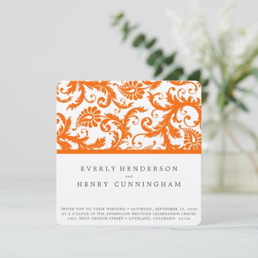 Orange Damask Monogram Wedding Einladung (Stehend Vorderseite)