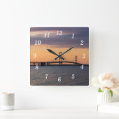 Orange Dusk Mackinac Bridge Uhr (Zuhause)