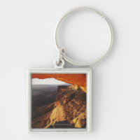 Orange Felsen-Overhand u. felsige Schlucht