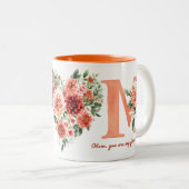 Orange Floral Mum Zweifarbige Tasse (VorderseiteRechts)