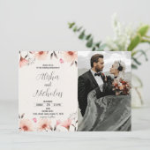 Orange Floral Wedding Einladungen mit Foto (Stehend Vorderseite)