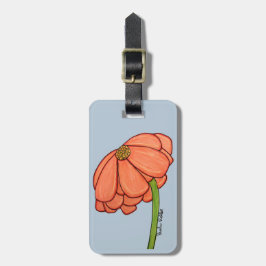 Orange Flower with Blue background Gepäckanhänger