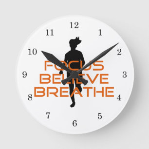 Orange Focus Believe Breathe Running Runde Wanduhr