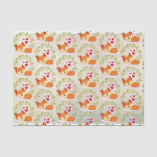 Orange Fox mit roten Herzen und einem grünen Kraut Seidenpapier
