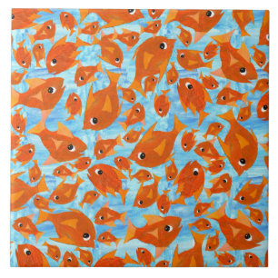 Orange Fun Fish on Watery Blue Background Fliese