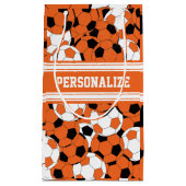 Orange Fußball-Collage Kleine Geschenktüte (Vorderseite)