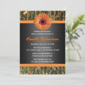 Orange Gänseblümchen-Brautparty-Einladung Einladung (Stehend Vorderseite)