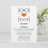 Orange Geeky Glasses Wedding Einladung (Stehend Vorderseite)
