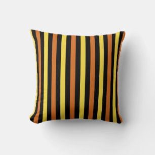 Orange, gelb, schwarz gestreiftes Halloween Kissen