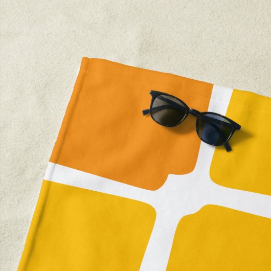 orange gelbe Formen Quadrate fett asymmetrisch Strandtuch (Beispiel)