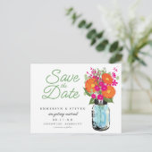 Orange Gerber Daisies Mason Jar Save the Date Ankündigungspostkarte (Stehend Vorderseite)