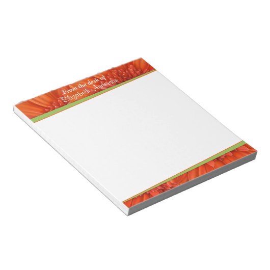 Orange Gerbera Daisy Green Personalisiert Notepad Notizblock (angewinkelt)