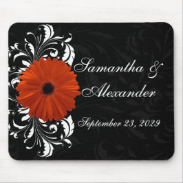 Orange Gerbera Daisy mit Schwarz-Weiß-Rollen Mousepad