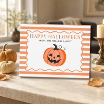 Orange gestreifte Kürbis-Halloween-Grußkarte