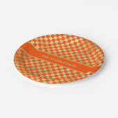 Orange Gold Checkered Paper Plate Pappteller (Schrägansicht)