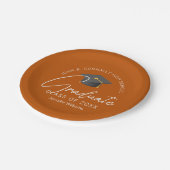Orange Graduate Custom Graduate Party Pappteller (Schrägansicht)