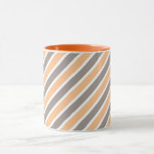 Orange Gray Diagonal Stripes Tasse (Zentrum)