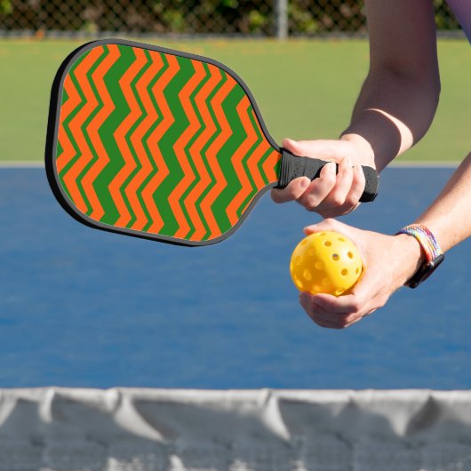 Orange Grüne Chevron-Zickzack-Design Pickleball Schläger (InSitu)