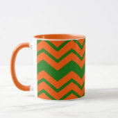 Orange Grüne Chevron-Zickzack-Design  Tasse (Links)