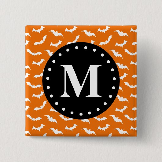 Orange Halloween Bat Pattern Black Monogram Button (Vorderseite)