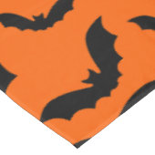 orange Halloween Vampir Fledermäuse gothic Tischdecke (Schrägansicht)