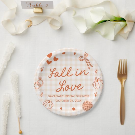 Orange Handgezeichnete Fall in Love Brautparty Pappteller (Hochzeit)