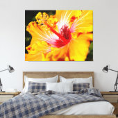 Orange Hibisken Blume Seitenansicht Leinwanddruck (Insitu (Schlafzimmer))
