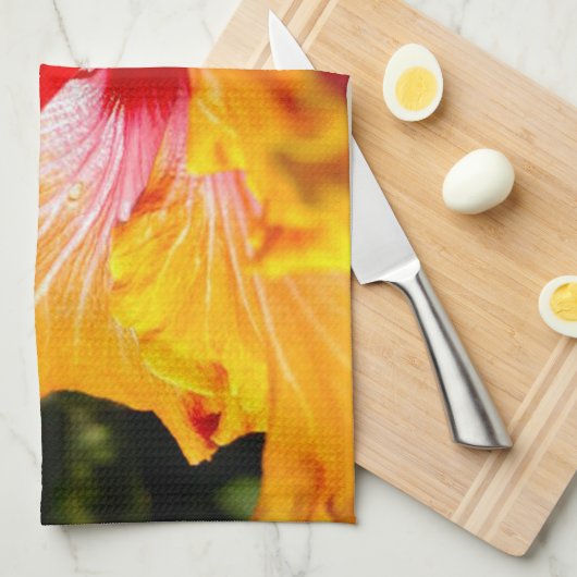 Orange Hibisken Side View Handtuch (Viertel Falte)