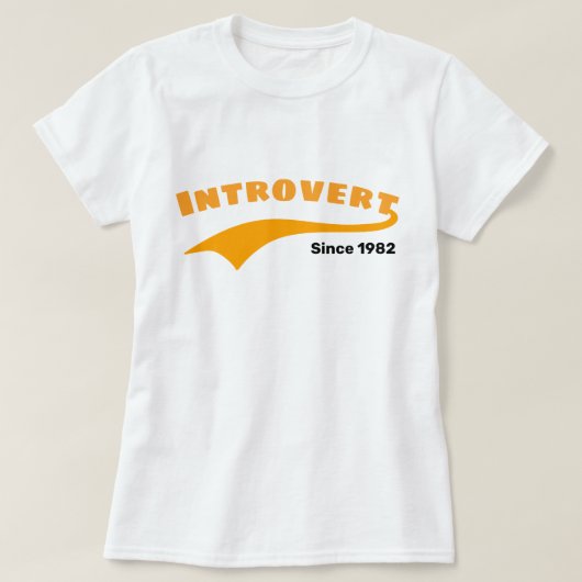 Orange Introvert Typografie Swoosh Custom Date T-Shirt (Design vorne)