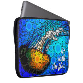 Orange Jellyfish Blauer Ozean Go with Flow Cool Laptopschutzhülle (Vorne Rechts)