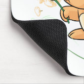 Orange Kacheek, das auf einem Löwenzahn wünscht Mousepad (Ecke)