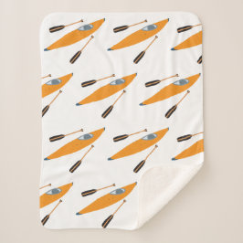 Orange Kayak mit Oars Sherpadecke