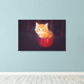 Orange Kitten in roter Tasse Leinwanddruck (Insitu (Holzboden))
