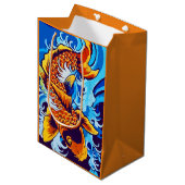 Orange Koi Fish Blue Mittlere Geschenktüte (Vorderseite Schrägansicht)
