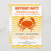 Orange Krabbe des Spaßes auf einem sandigen Einladung (Vorne/Hinten)