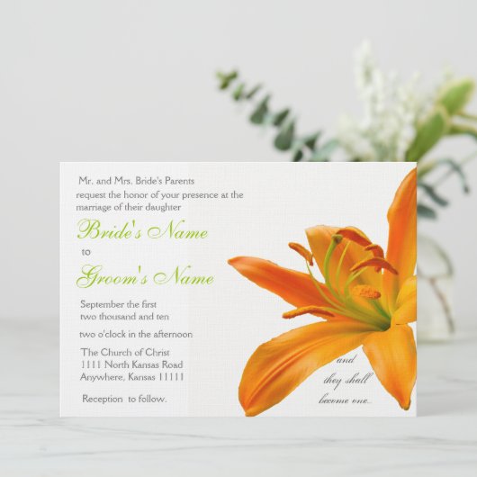 Orange lily Wedding Einladung (Stehend Vorderseite)