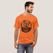 Orange Logo der Männer des Shirt-B/W T-Shirt (Vorne ganz)