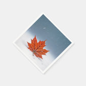 Orange Maple Leaf On Fresh Snow Serviette (Ecke)