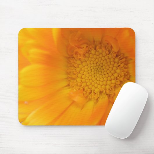 Orange Marigold Macro Mousepad (Mit Mouse)