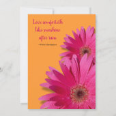 Orange mit Pink Gerbera Daisy Wedding Einladung (Rückseite)
